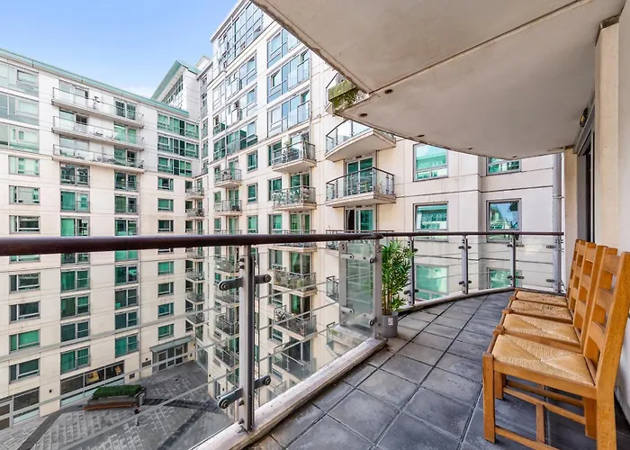 St, George Wharf Vauxhall Bridge Large 2Bedrooms Apartment With River View Panoramic Balcony